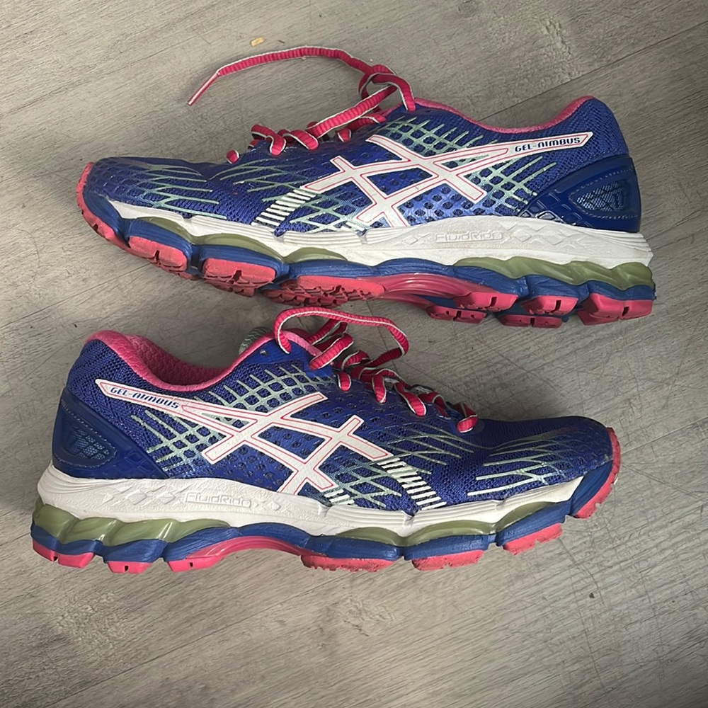 ASICS Gel Nimbus Women Sneakers - Size 6
